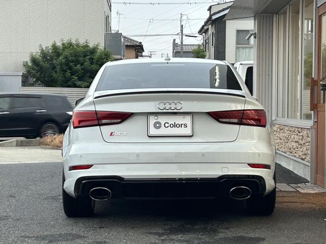 ＲＳ３ ベースグレード　フロントカーボンセラミックブレーキ／レザーシート（10枚目）