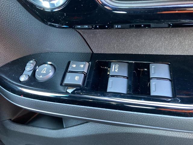 L 届出済未使用車 衝突軽減ブレーキ バックカメラ ベンチシート シートヒーター アルミホイール オートライト LEDライト オートエアコン ホンダセンシング 片側電動スライドドア プッシュスタート(21枚目)