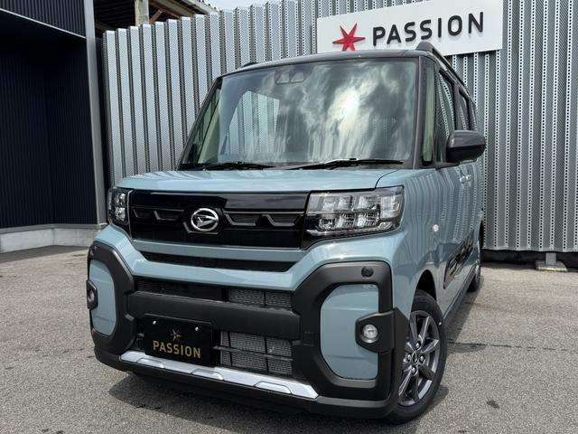 タント ファンクロス　届出済未使用車　両側電動スライドドア　衝突被害軽減ブレーキ　コーナーセンサー　スマートキー　シートヒーター　アルミホイール　電動格納ドアミラー　ＬＥＤヘッドライト　アイドリングストップ　ルーフレール（3枚目）