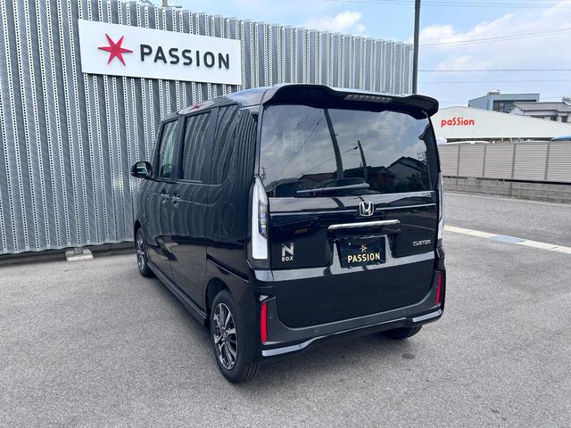 Ｎ－ＢＯＸカスタム ベースグレード　届出済未使用車　片側電動スライドドア　衝突被害軽減ブレーキ　コーナーセンサー　アダクティブクルーズコントロール　アイドリングストップ　アルミホイール　スマートキー　シートヒーター　ＬＥＤヘッドライト（9枚目）