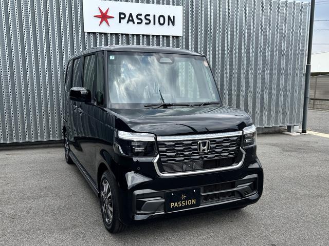 Ｎ－ＢＯＸカスタム ベースグレード　届出済未使用車　片側電動スライドドア　衝突被害軽減ブレーキ　コーナーセンサー　アダクティブクルーズコントロール　アイドリングストップ　アルミホイール　スマートキー　シートヒーター　ＬＥＤヘッドライト（6枚目）