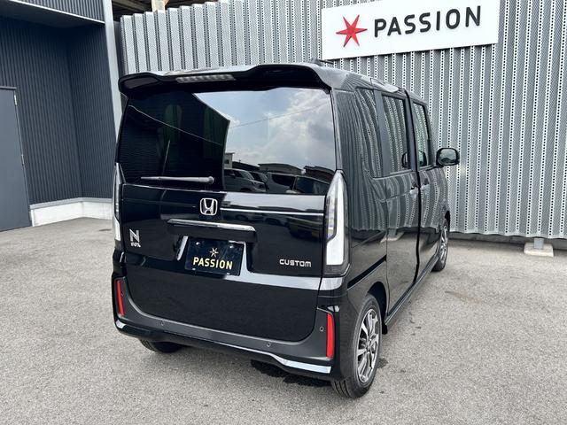 Ｎ－ＢＯＸカスタム ベースグレード　届出済未使用車　片側電動スライドドア　衝突被害軽減ブレーキ　コーナーセンサー　アダクティブクルーズコントロール　アイドリングストップ　アルミホイール　スマートキー　シートヒーター　ＬＥＤヘッドライト（7枚目）