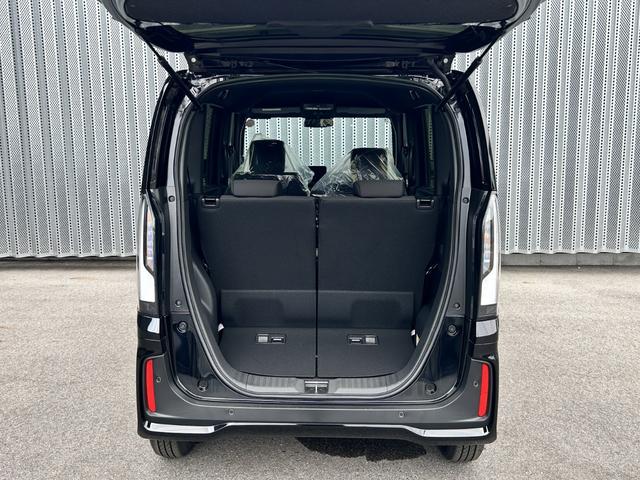 Ｎ－ＢＯＸカスタム ベースグレード　届出済未使用車　片側電動スライドドア　衝突被害軽減ブレーキ　コーナーセンサー　アダクティブクルーズコントロール　アイドリングストップ　アルミホイール　スマートキー　シートヒーター　ＬＥＤヘッドライト（10枚目）
