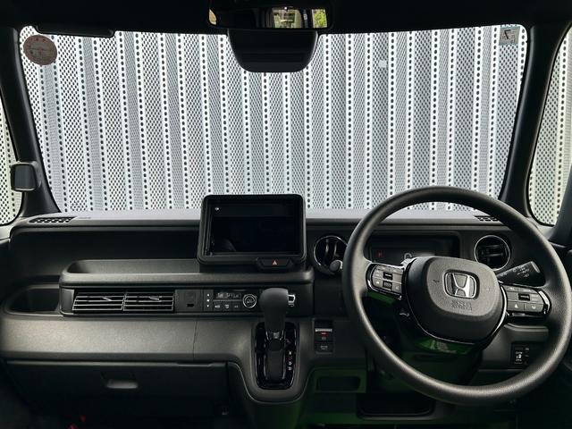 Ｎ－ＢＯＸカスタム ベースグレード　届出済未使用車　片側電動スライドドア　衝突被害軽減ブレーキ　コーナーセンサー　アダクティブクルーズコントロール　アイドリングストップ　アルミホイール　スマートキー　シートヒーター　ＬＥＤヘッドライト（11枚目）