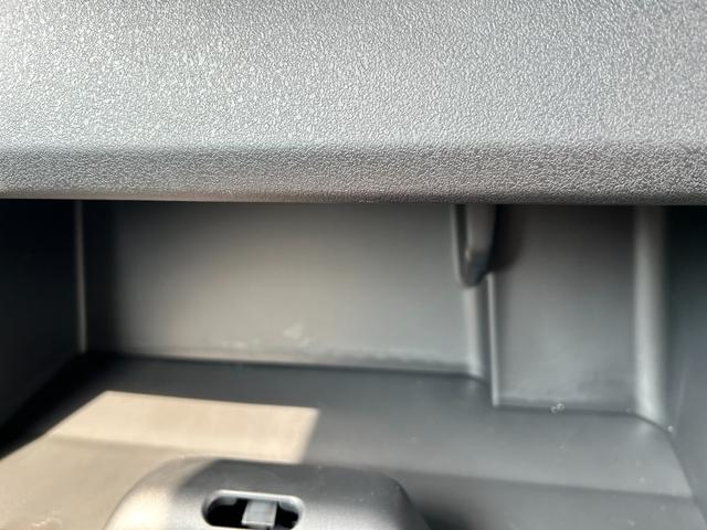 Ｎ－ＢＯＸカスタム ベースグレード　届出済未使用車　片側電動スライドドア　衝突被害軽減ブレーキ　コーナーセンサー　アダクティブクルーズコントロール　アイドリングストップ　アルミホイール　スマートキー　シートヒーター　ＬＥＤヘッドライト（19枚目）
