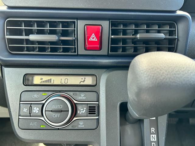 タント Ｌ　届出済未使用車　ワイドエントリーナビ　バックカメラ　両側スライドドア　衝突被害軽減ブレーキ　コーナーセンサー　スマートキー　ＬＥＤヘッドライト　電動格納ドアミラー　アイドリングストップ　オートエアコン（13枚目）