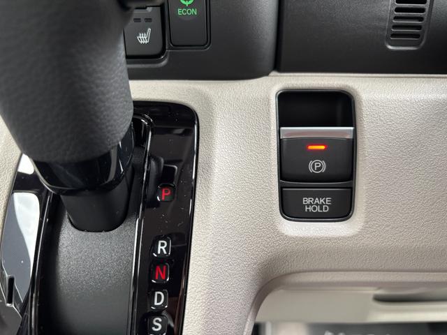 Ｎ－ＢＯＸ ベースグレード　届出済未使用車　片側電動スライドドア　衝突被害軽減ブレーキ　コーナーセンサー　アダクティブクルーズコントロール　スマートキー　チップアップシート　アイドリングストップ　ＬＥＤ　電動格納ドアミラー（18枚目）