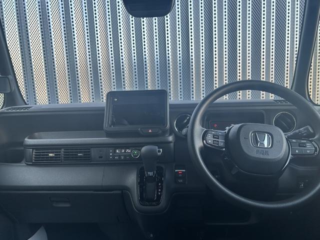 Ｎ－ＢＯＸカスタム ベースグレード　届出済未使用車　片側電動スライドドア　衝突被害軽減ブレーキ　コーナーセンサー　アダクティブクルーズコントロール　アイドリングストップ　アルミホイール　スマートキー　シートヒーター　ＬＥＤヘッドライト（12枚目）