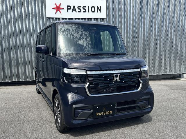 Ｎ－ＢＯＸカスタム ベースグレード　届出済未使用車　片側電動スライドドア　衝突被害軽減ブレーキ　コーナーセンサー　アダクティブクルーズコントロール　アイドリングストップ　アルミホイール　スマートキー　シートヒーター　ＬＥＤヘッドライト（7枚目）