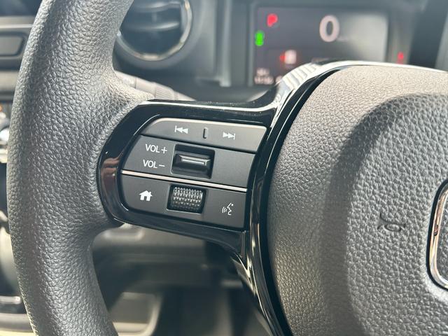 Ｎ－ＢＯＸカスタム ベースグレード　届出済未使用車　片側電動スライドドア　衝突被害軽減ブレーキ　コーナーセンサー　アダクティブクルーズコントロール　アイドリングストップ　アルミホイール　スマートキー　シートヒーター　ＬＥＤヘッドライト（16枚目）