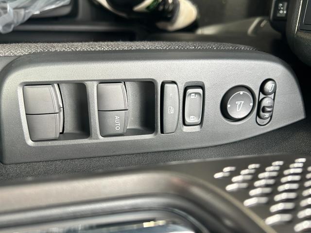 Ｎ－ＢＯＸカスタム ベースグレード　届出済未使用車　片側電動スライドドア　衝突被害軽減ブレーキ　コーナーセンサー　アダクティブクルーズコントロール　アイドリングストップ　アルミホイール　スマートキー　シートヒーター　ＬＥＤヘッドライト（21枚目）