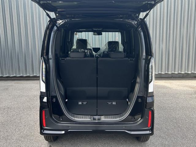 Ｎ－ＢＯＸカスタム ベースグレード　届出済未使用車　片側電動スライドドア　衝突被害軽減ブレーキ　コーナーセンサー　アダクティブクルーズコントロール　アイドリングストップ　アルミホイール　スマートキー　シートヒーター　ＬＥＤヘッドライト（11枚目）