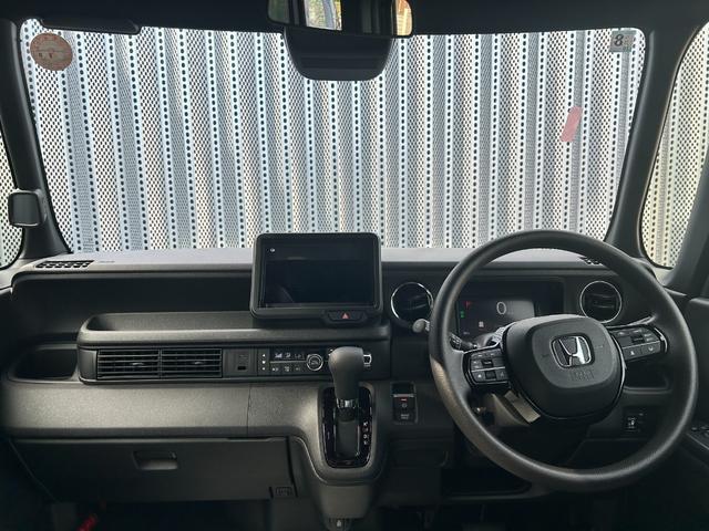Ｎ－ＢＯＸカスタム ベースグレード　届出済未使用車　片側電動スライドドア　衝突被害軽減ブレーキ　コーナーセンサー　アダクティブクルーズコントロール　アイドリングストップ　アルミホイール　スマートキー　シートヒーター　ＬＥＤヘッドライト（12枚目）