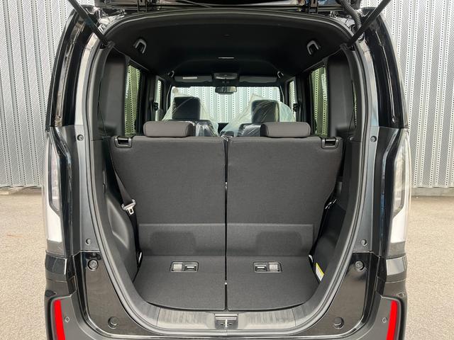 Ｎ－ＢＯＸカスタム ベースグレード　届出済未使用車　片側電動スライドドア　衝突被害軽減ブレーキ　コーナーセンサー　アダクティブクルーズコントロール　アイドリングストップ　アルミホイール　スマートキー　シートヒーター　ＬＥＤヘッドライト（10枚目）