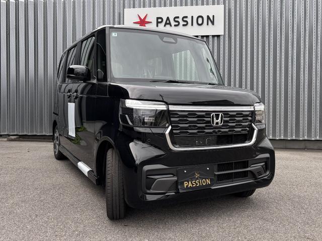 Ｎ－ＢＯＸカスタム ベースグレード　届出済未使用車　片側電動スライドドア　衝突被害軽減ブレーキ　コーナーセンサー　アダクティブクルーズコントロール　アイドリングストップ　アルミホイール　スマートキー　シートヒーター　ＬＥＤヘッドライト（6枚目）