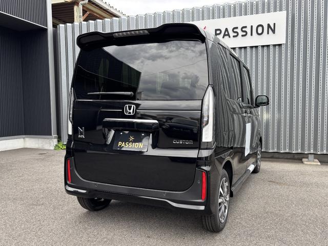 Ｎ－ＢＯＸカスタム ベースグレード　届出済未使用車　片側電動スライドドア　衝突被害軽減ブレーキ　コーナーセンサー　アダクティブクルーズコントロール　アイドリングストップ　アルミホイール　スマートキー　シートヒーター　ＬＥＤヘッドライト（7枚目）