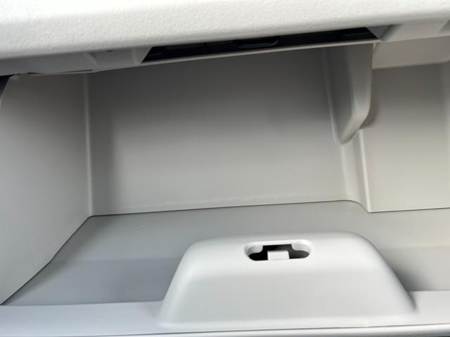 Ｎ－ＢＯＸ ベースグレード　届出済未使用車　片側電動スライドドア　衝突被害軽減ブレーキ　コーナーセンサー　アダクティブクルーズコントロール　スマートキー　チップアップシート　アイドリングストップ　ＬＥＤ　電動格納ドアミラー（20枚目）