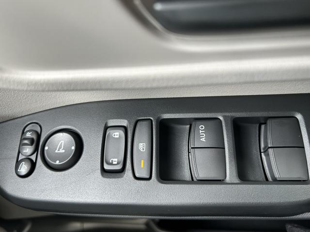 Ｎ－ＢＯＸ ベースグレード　届出済未使用車　片側電動スライドドア　衝突被害軽減ブレーキ　コーナーセンサー　アダクティブクルーズコントロール　スマートキー　チップアップシート　アイドリングストップ　ＬＥＤ　電動格納ドアミラー（21枚目）