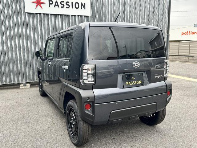 タフト Ｘ　届出済未使用車　衝突被害軽減ブレーキ　コーナーセンサー　スマートキー　電子パーキング　電動格納ドアミラー　アイドリングストップ　バックカメラ　横滑り防止機能　光軸調整機能　ＬＥＤヘッドライト（10枚目）