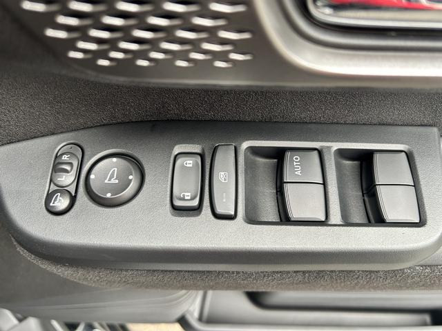 Ｎ－ＢＯＸカスタム ターボ　車検１０年６月　両側電動スライドドア　衝突被害軽減ブレーキ　コーナーセンサー　スマートキー　シートヒーター　アダクティブクルーズコントロール　アイドリングストップ　ＬＥＤヘッドライト　アルミホイール（21枚目）