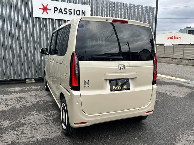 Ｎ－ＢＯＸ ファッションスタイル　届出済未使用車　片側電動スライドドア　衝突被害軽減ブレーキ　コーナーセンサー　アダクティブクルーズコントロール　スマートキー　シートヒーター　バックカメラ　電動格納ドアミラー　ＬＥＤヘッドライト（10枚目）