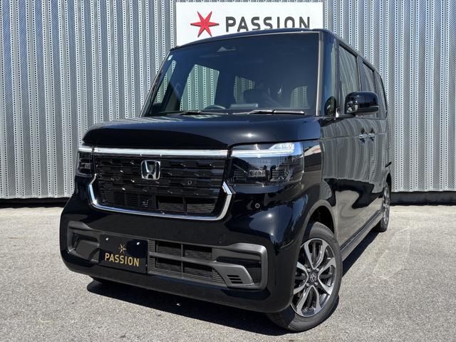 Ｎ－ＢＯＸカスタム ベースグレード　届出済未使用車　片側電動スライドドア　衝突被害軽減ブレーキ　コーナーセンサー　アダクティブクルーズコントロール　アイドリングストップ　アルミホイール　スマートキー　シートヒーター　ＬＥＤヘッドライト（4枚目）