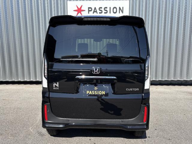 Ｎ－ＢＯＸカスタム ベースグレード　届出済未使用車　片側電動スライドドア　衝突被害軽減ブレーキ　コーナーセンサー　アダクティブクルーズコントロール　アイドリングストップ　アルミホイール　スマートキー　シートヒーター　ＬＥＤヘッドライト（8枚目）