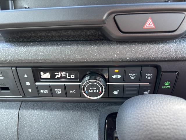 Ｎ－ＢＯＸカスタム ベースグレード　届出済未使用車　片側電動スライドドア　衝突被害軽減ブレーキ　コーナーセンサー　アダクティブクルーズコントロール　アイドリングストップ　アルミホイール　スマートキー　シートヒーター　ＬＥＤヘッドライト（11枚目）