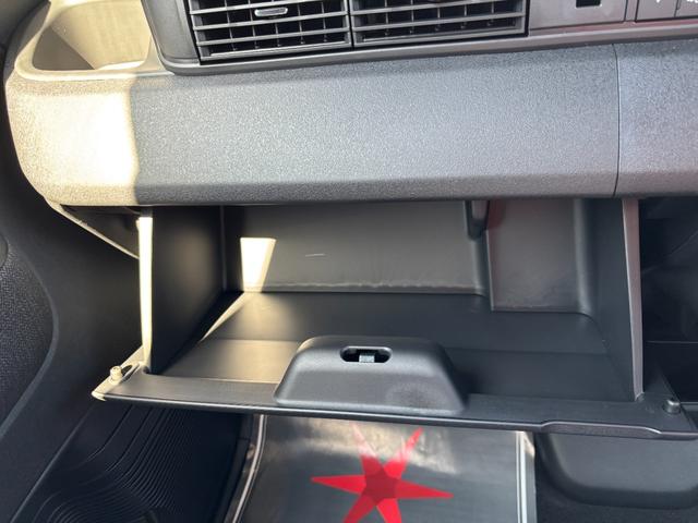 Ｎ－ＢＯＸカスタム ベースグレード　届出済未使用車　片側電動スライドドア　衝突被害軽減ブレーキ　コーナーセンサー　アダクティブクルーズコントロール　アイドリングストップ　アルミホイール　スマートキー　シートヒーター　ＬＥＤヘッドライト（18枚目）