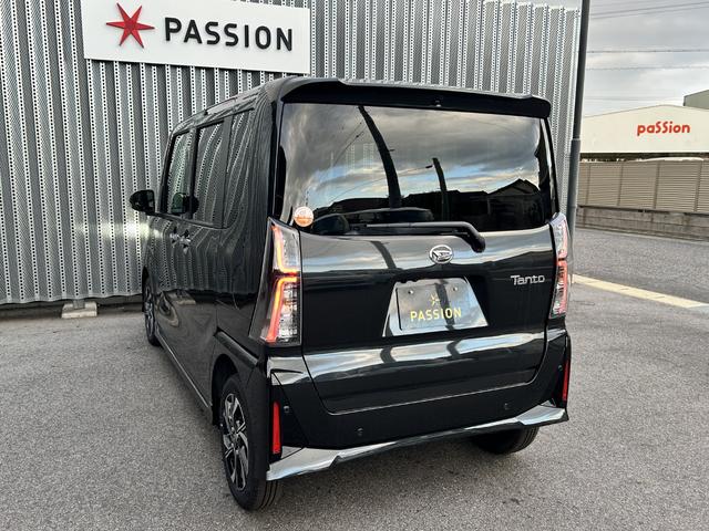 タント カスタムＸ　届出済未使用車　両側電動スライドドア　衝突被害軽減ブレーキ　コーナーセンサー　スマートキー　シートヒーター　アイドリングストップ　バックカメラ　ＬＥＤヘッドライト　電動格納ドアミラー（10枚目）