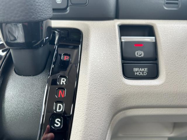 N-BOX ベースグレード 届出済未使用車 片側電動スライドドア 衝突被害軽減ブレーキ コーナーセンサー アダクティブクルーズコントロール スマートキー チップアップシート アイドリングストップ LED 電動格納ドアミラー(19枚目)