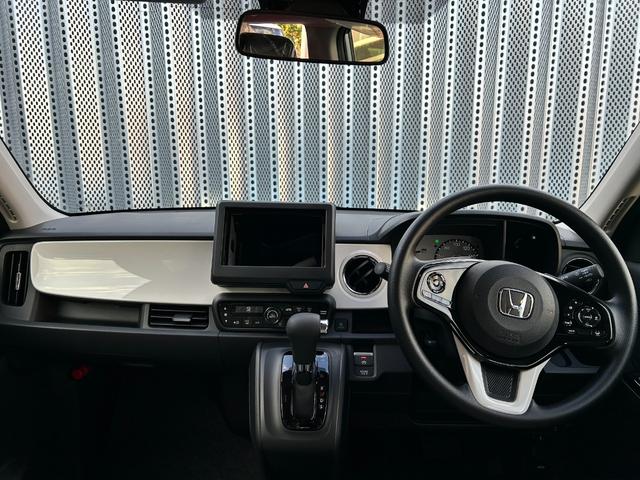 Ｎ－ＯＮＥ オリジナル　届出済未使用車　衝突被害軽減ブレーキ　コーナーセンサー　スマートキー　アダクティブクルーズコントロール　アイドリングストップ　バックカメラ　電動格納ドアミラー　光軸調整機能　横滑り防止機能（12枚目）