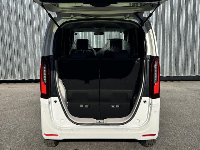 Ｎ－ＢＯＸ ベースグレード　届出済未使用車　片側電動スライドドア　衝突被害軽減ブレーキ　コーナーセンサー　アダクティブクルーズコントロール　スマートキー　チップアップシート　アイドリングストップ　ＬＥＤ　電動格納ドアミラー（11枚目）