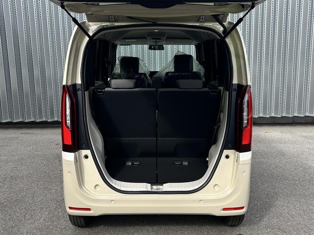 Ｎ－ＢＯＸ ファッションスタイル　届出済未使用車　片側電動スライドドア　衝突被害軽減ブレーキ　コーナーセンサー　アダクティブクルーズコントロール　スマートキー　シートヒーター　バックカメラ　電動格納ドアミラー　ＬＥＤヘッドライト（11枚目）