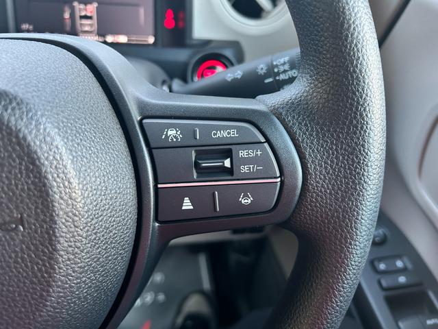 Ｎ－ＢＯＸ ベースグレード　届出済未使用車　片側電動スライドドア　衝突被害軽減ブレーキ　コーナーセンサー　アダクティブクルーズコントロール　スマートキー　チップアップシート　アイドリングストップ　ＬＥＤ　電動格納ドアミラー（16枚目）