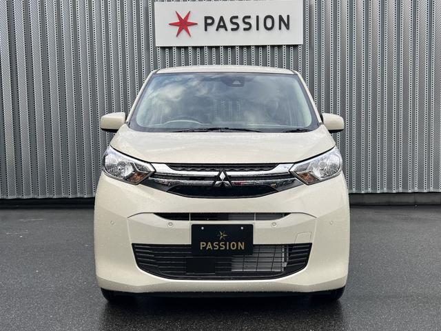 ｅＫワゴン Ｍ　届出済未使用車　衝突被害軽減ブレーキ　コーナーセンサー　キーレスエントリー　シートヒーター　バックカメラ　アイドリングストップ　電動格納ドアミラー　ベンチシート　マニュアルエアコン　パワーウインドウ（6枚目）