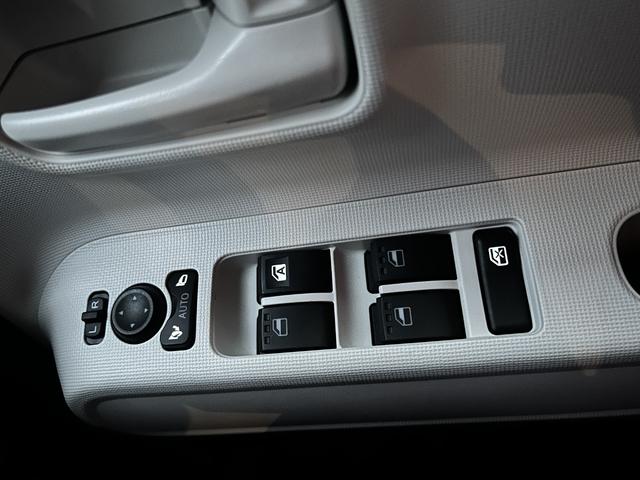 ムーヴキャンバス ストライプスＸ　車検１０年５月　両側電動スライドドア　衝突被害軽減ブレーキ　コーナーセンサー　スマートキー　アイドリングストップ　オートハイビーム　レンタカーアップ　ベンチシート　オートエアコン　パワーウインドウ（19枚目）