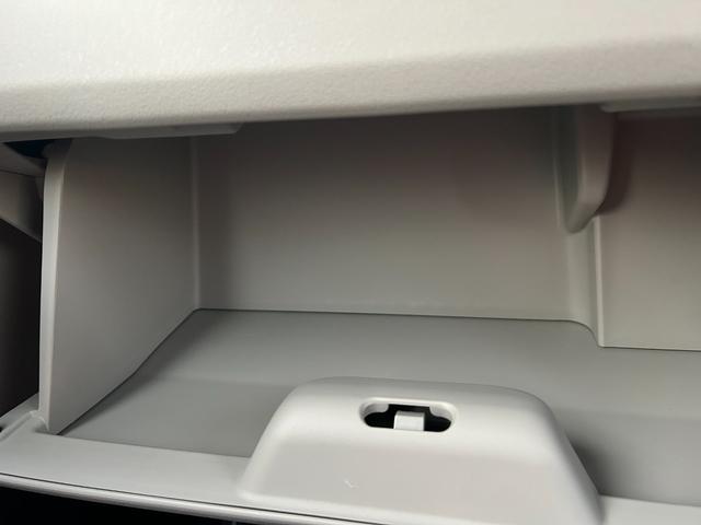 Ｎ－ＢＯＸ ベースグレード　届出済未使用車　片側電動スライドドア　衝突被害軽減ブレーキ　コーナーセンサー　アダクティブクルーズコントロール　スマートキー　チップアップシート　アイドリングストップ　ＬＥＤ　電動格納ドアミラー（21枚目）