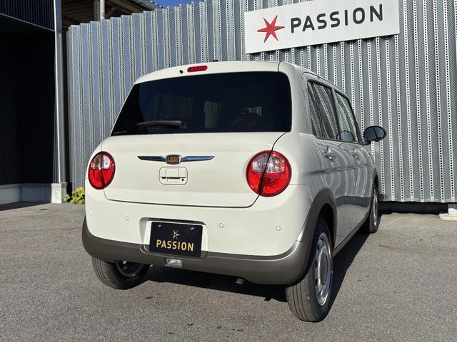 アルトラパンＬＣ ハイブリッドＸ　新型　届出済未使用車　全方位モニター用カメラパッケージ　衝突被害軽減ブレーキ　コーナーセンサー　スマートキー　アイドリングストップ　ＬＥＤヘッドライト　シートヒーター　ステアリングスイッチ（7枚目）