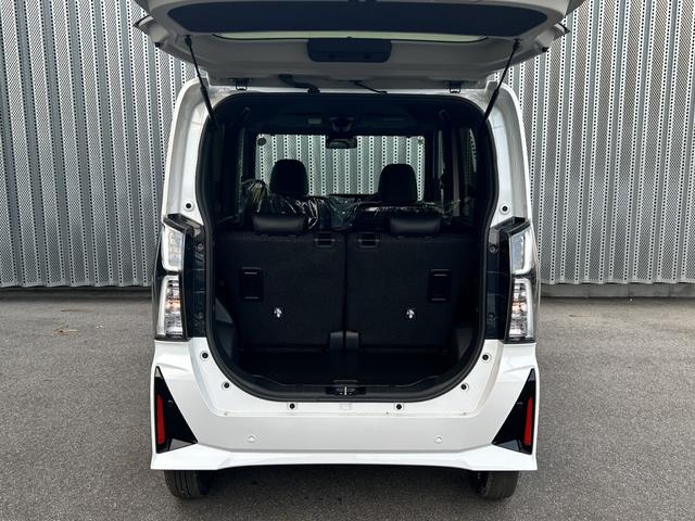 タント カスタムＸ　届出済未使用車　両側電動スライドドア　衝突被害軽減ブレーキ　コーナーセンサー　スマートキー　シートヒーター　アイドリングストップ　バックカメラ　ＬＥＤヘッドライト　電動格納ドアミラー（11枚目）