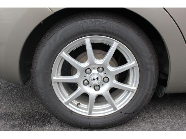 プリウス Ｓ　ＤＶＤ視聴可能　ナビ　Ｂカメラ　ＥＴＣ　電格ミラー　キーレスエントリー　盗難防止システム　パワステ　パワーウィンドウ　ＡＡＣ　衝突安全ボディ　運転席エアバッグ　ダブルエアバッグ（32枚目）