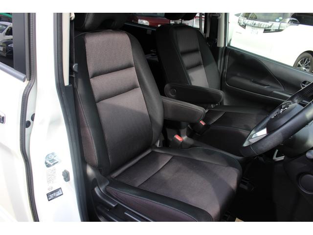 セレナ ハイウェイスター　Ｖセレクション　プロパイロット　衝突回避ブレーキ　車線逸脱　Ａクルーズ　８インチナビ　後席モニター　全周カメラ　ＥＴＣ　スマートキープッシュスタート　デジタルミラー　Ｃソナー　両側電動ドア　シートヒーター　ＵＳＢ（5枚目）