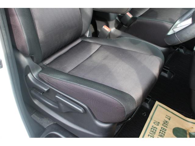 セレナ ハイウェイスター　Ｖセレクション　プロパイロット　衝突回避ブレーキ　車線逸脱　Ａクルーズ　８インチナビ　後席モニター　全周カメラ　ＥＴＣ　スマートキープッシュスタート　デジタルミラー　Ｃソナー　両側電動ドア　シートヒーター　ＵＳＢ（6枚目）