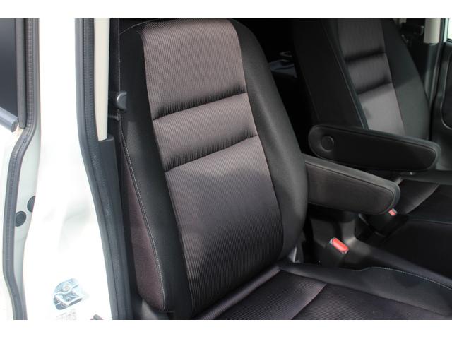 セレナ ハイウェイスター　Ｖセレクション　プロパイロット　衝突回避ブレーキ　車線逸脱　Ａクルーズ　８インチナビ　後席モニター　全周カメラ　ＥＴＣ　スマートキープッシュスタート　デジタルミラー　Ｃソナー　両側電動ドア　シートヒーター　ＵＳＢ（7枚目）