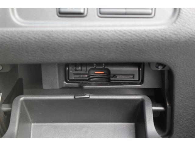 セレナ ハイウェイスター　Ｖセレクション　プロパイロット　衝突回避ブレーキ　車線逸脱　Ａクルーズ　８インチナビ　後席モニター　全周カメラ　ＥＴＣ　スマートキープッシュスタート　デジタルミラー　Ｃソナー　両側電動ドア　シートヒーター　ＵＳＢ（11枚目）