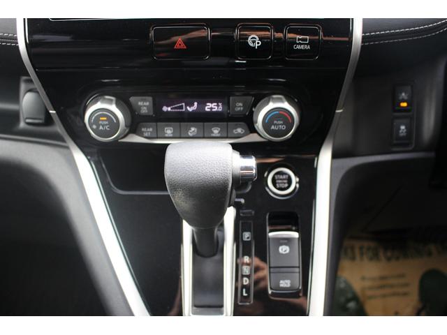 セレナ ハイウェイスター　Ｖセレクション　プロパイロット　衝突回避ブレーキ　車線逸脱　Ａクルーズ　８インチナビ　後席モニター　全周カメラ　ＥＴＣ　スマートキープッシュスタート　デジタルミラー　Ｃソナー　両側電動ドア　シートヒーター　ＵＳＢ（12枚目）