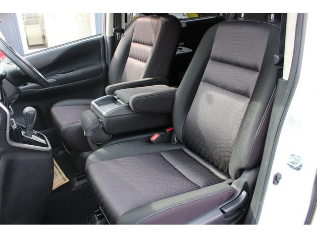 セレナ ハイウェイスター　Ｖセレクション　プロパイロット　衝突回避ブレーキ　車線逸脱　Ａクルーズ　８インチナビ　後席モニター　全周カメラ　ＥＴＣ　スマートキープッシュスタート　デジタルミラー　Ｃソナー　両側電動ドア　シートヒーター　ＵＳＢ（30枚目）