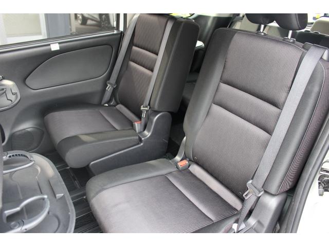 セレナ ハイウェイスター　Ｖセレクション　プロパイロット　衝突回避ブレーキ　車線逸脱　Ａクルーズ　８インチナビ　後席モニター　全周カメラ　ＥＴＣ　スマートキープッシュスタート　デジタルミラー　Ｃソナー　両側電動ドア　シートヒーター　ＵＳＢ（52枚目）