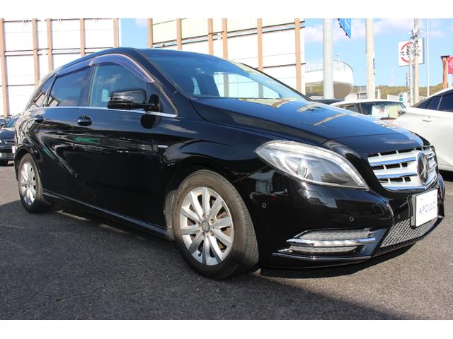 Ｂクラス Ｂ１８０　ブルーエフィシェンシー　本革シート　シートヒーター　電動格納ドアミラー　オートライト　ソナー　ＨＤＤナビ　Ｂモニター　キーレスキー　ＥＴＣ車載器　電動シート　オートエアコン　ターボ（2枚目）