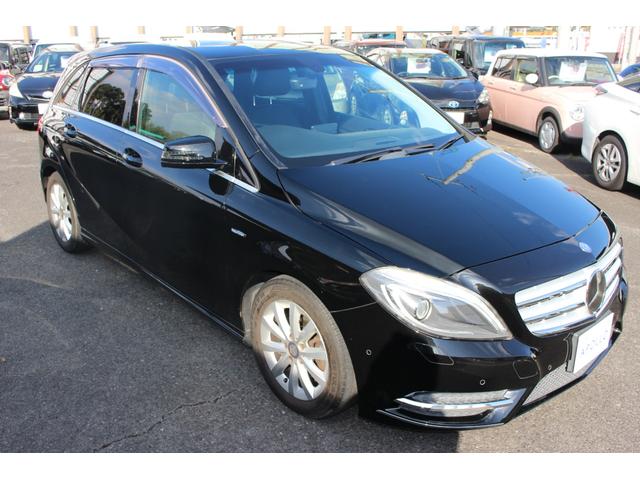 Ｂクラス Ｂ１８０　ブルーエフィシェンシー　本革シート　シートヒーター　電動格納ドアミラー　オートライト　ソナー　ＨＤＤナビ　Ｂモニター　キーレスキー　ＥＴＣ車載器　電動シート　オートエアコン　ターボ（8枚目）